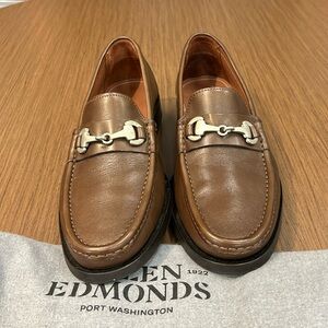 Like new. Brown Allen Edmonds Arezzo Horsebit Loafer. Men’s size 8.5D US